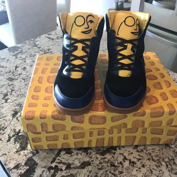 Mr. Peanut running shoes - Picture 1 of 3